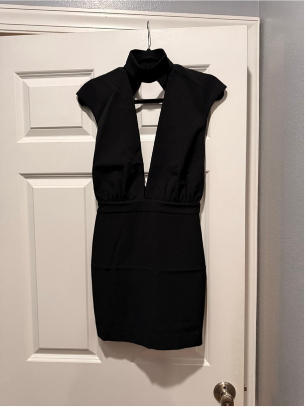 Women's AQ/AQ Black Deep V-Neck Mini Dress Size 0 - Picture 3 of 6